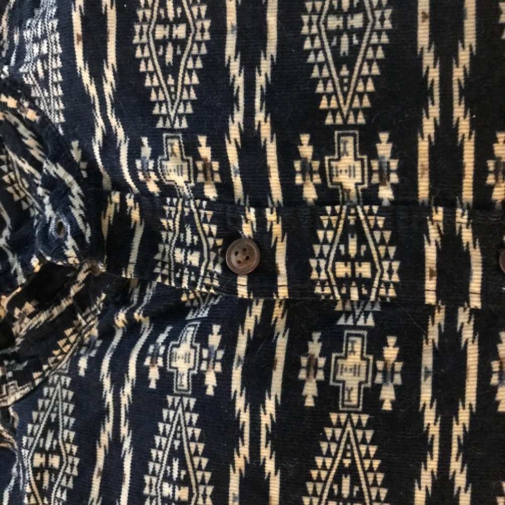 Men’s Aztec button up M